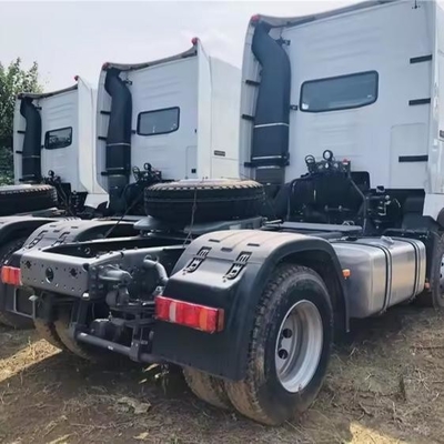 Специализация 8,2 тонны Euro5euro6 HOWO T7 CNG тракторы для китайских заводов